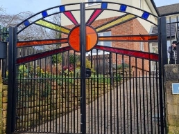 https://www.compositegates.net/composite-fencing website