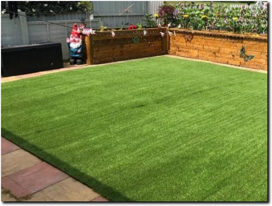 https://www.artificialgrassloughborough.com/ website