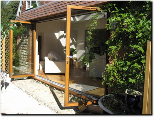 https://www.bifold-doors-uk.co.uk/ website